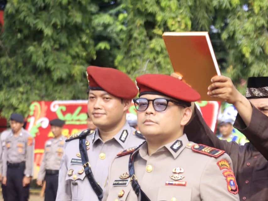 Kasat Reskrim Polres Langkat diserahkan jabatannya dari AKP Ghulam Yanuar Lutfi kepada AKP Rifi Noor Faizal Tombolotutu.