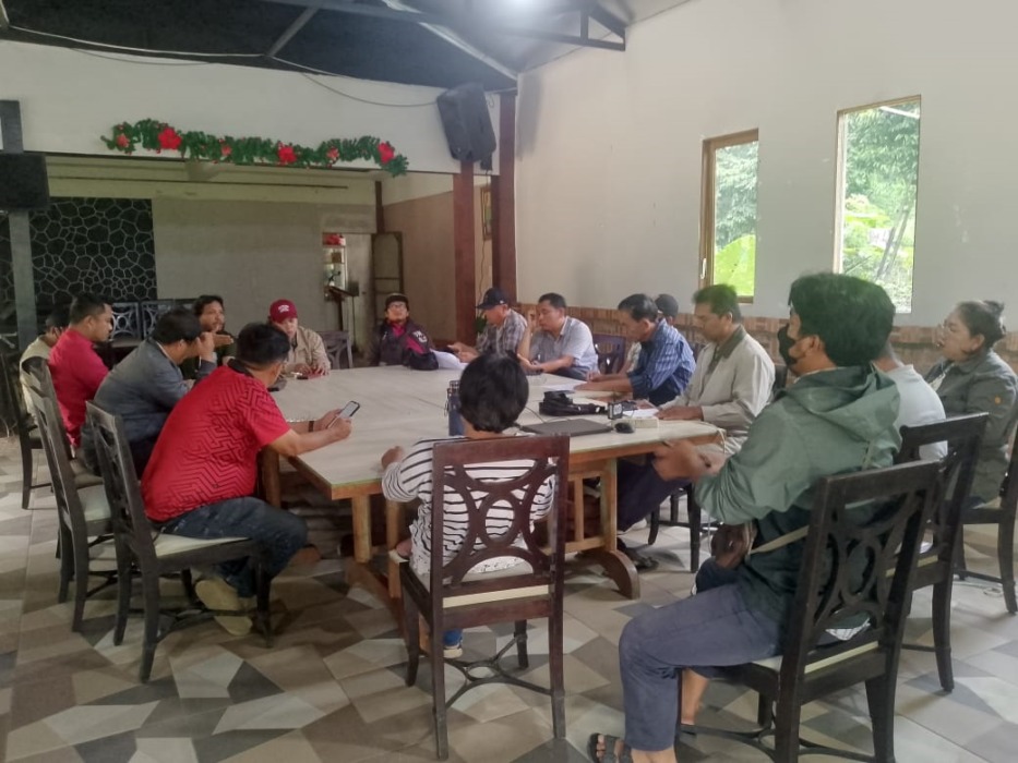 YDPK dan Petrasa menggelar Media Breefing di Sidikalang, Rabu (14/10).RUDY SITANGGANG/SUMUT POS.