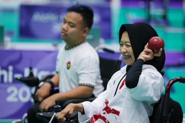 Dua atlet boccia Indonesia, Muhamad Afrizal Syafa (kiri) dan Handayani (kanan) yang bertanding di Asian Para Games Aichi-Nagoya 2026.