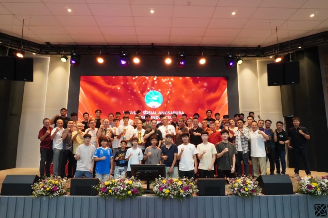 Tim Bolabasket Angsapura diabadikan bersama jajaran Pengurus Angsapura, usai Syukuran dan Silaturahmi yang dipusatkan di Aula Serbaguna Yayasan Sosial Angsapura Jalan Logam Medan, Minggu (04/10/2026).