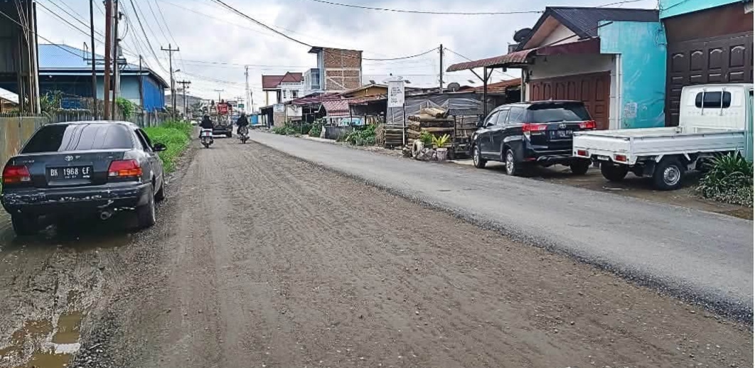 PENGASPALAN: Kondisi Jalan Berastagi–Simpang Empat Kabupaten Karo pascadiaspal, kemarin.
