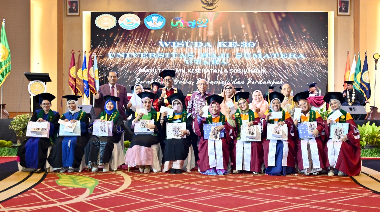 TEPUNG TAWAR: Yayasan Pendidikan Haji Sumatera Utara dan rektor Universitas Haji Sumatera Utara menepungtawari 10 dosen lulusan doktor dalam dan luar negeri tahun 2026. (Istimewa/Sumut Pos)