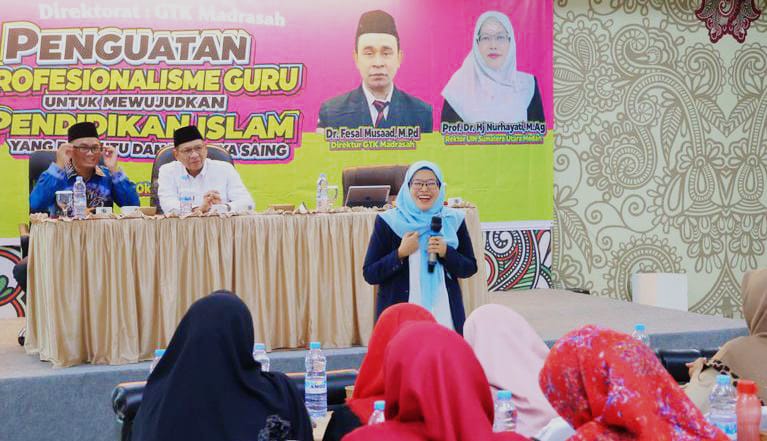 NGOPI: Pemaparan Prof. Dr. Hj. Nurhayati, M.Ag pada kegiatan Ngobrol Bareng Pendidikan Islam (Ngopi) di Hotel Syariah Grand Jamee, Medan, Senin (12/10). (Istimewa/Sumut Pos)
