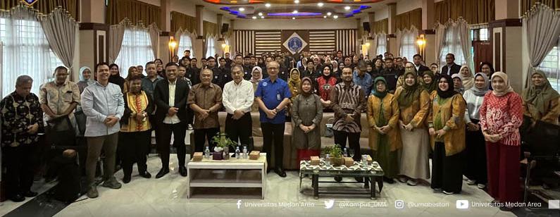PASCASARJANA UMA: Penyambutan 370 mahasiswa baru pascasarjana di Convention Hall Kampus II UMA. (Istimewa/Sumut Pos)