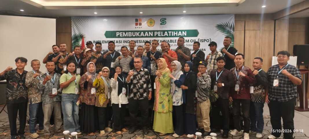KABUPATEN ASAHAN: Pekebun kelapa sawit dari Kabupaten Asahan mengikuti Pelatihan Implementasi ISPO Program Pengembangan SDM Perkebunan Kelapa Sawit di Kota Medan, Sumatera Utara. (Istimewa/Sumut Pos)