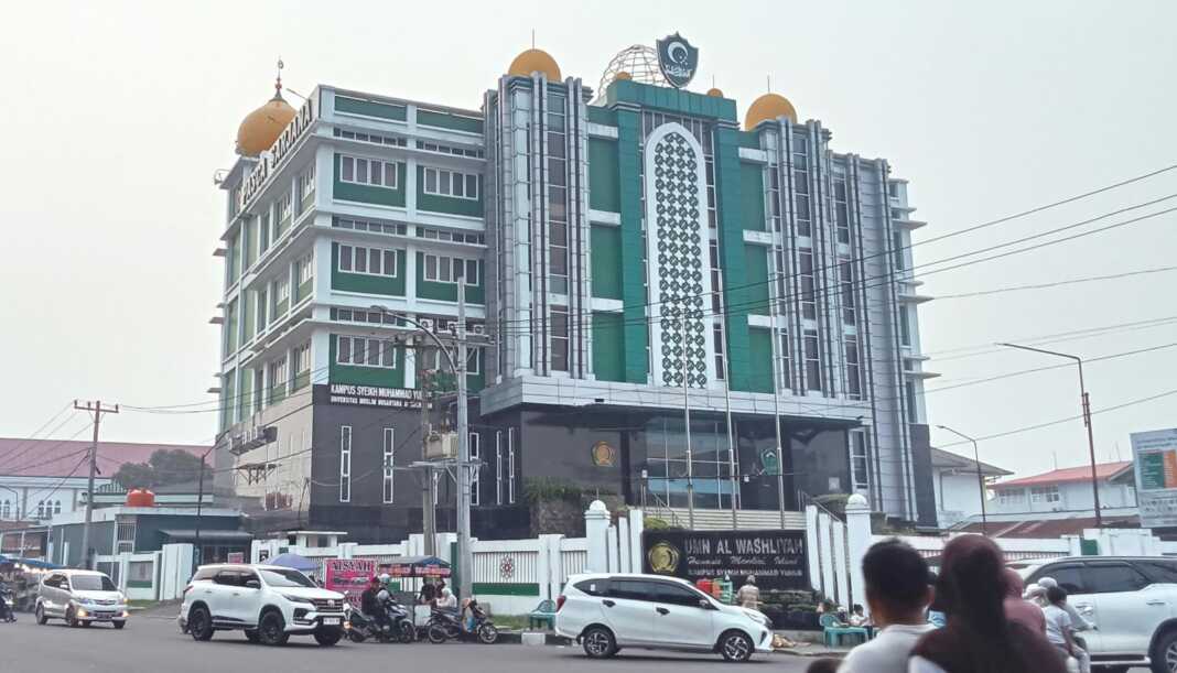 UMN AL-WASHLIYAH: Gedung Pascasarjana UMN Al-Washliyah Jalan Gedung Arca Medan, Jumat (16/10). (Deddi Mulia Purba/Sumut Pos)