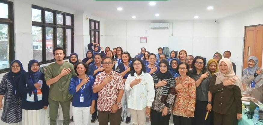 FOTO BERSAMA: Plt Direktur RSUD Dr Pirngadi Medan dr Mardohar Tambunan, MKes, foto bersama peserta Pelatihan Manajemen Instalasi Rawat Jalan Tahun 2026.