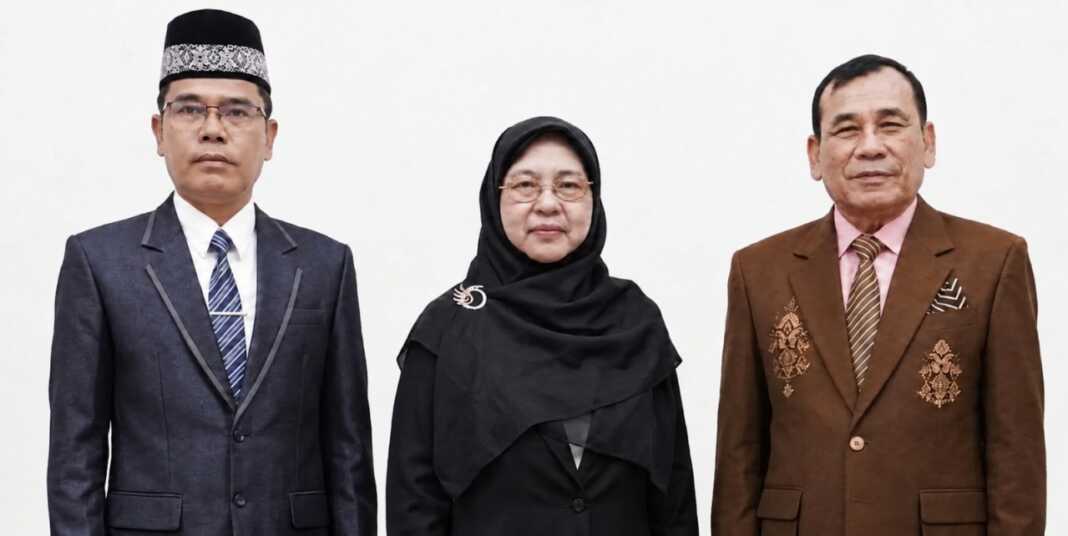 SUMPAH PEMUDA: Dari kiri Dr. Hadi Widodo, MA. Prof. Nelvitia Purba, M.Hum, Ph.D. dan Prof. Jon Piter Sinaga, M.Kes perihal Sumpah Pemuda 1928. (Istimewa/Sumut Pos)
